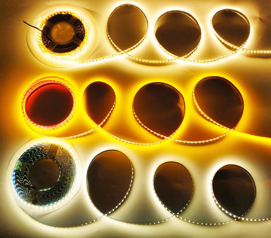 Lumières à bande LED écologiques en blanc froid CCT 6000K 6500K Poids de stock prêt 0,18 kg